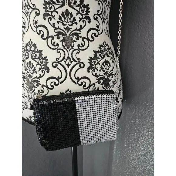 Women's Cruise Club Metallic Sequins Chain Purse Bag Black & Silver 5.5" X 7" - Picture 2 of 11
